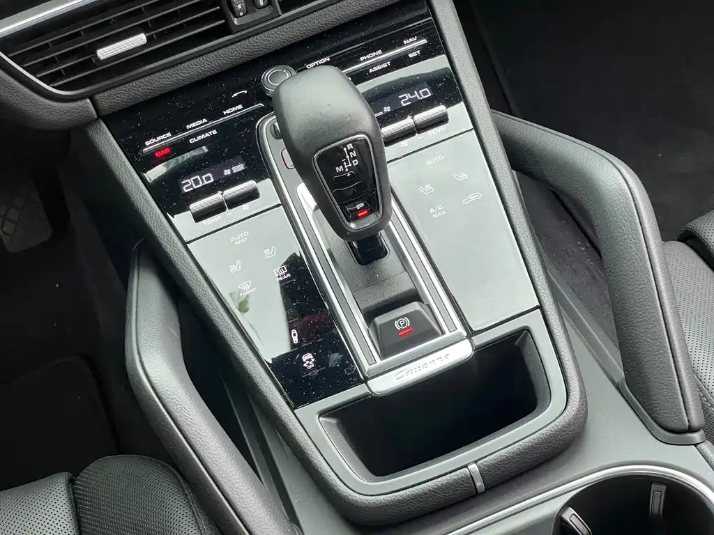 Porsche Cayenne 2023 — фото 14
