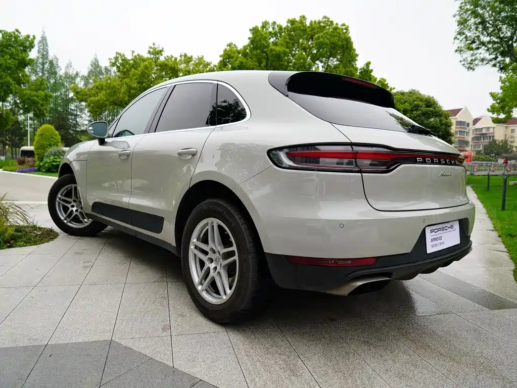 Porsche Macan 2019 — фото 16