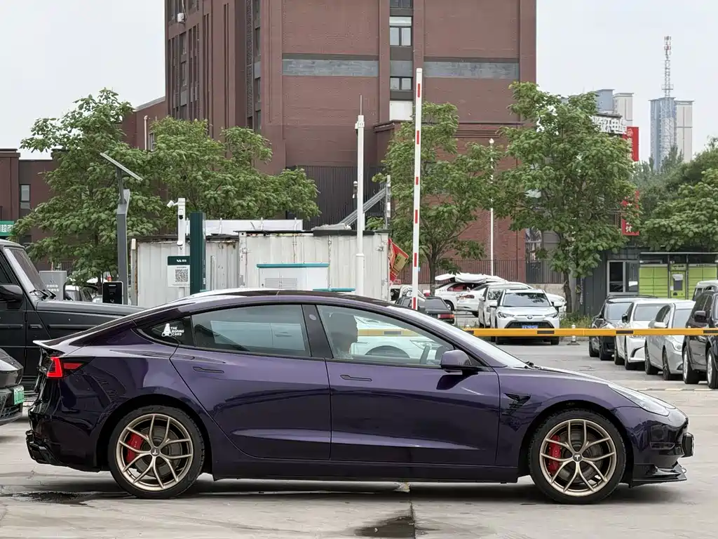 Tesla Model 3 2023