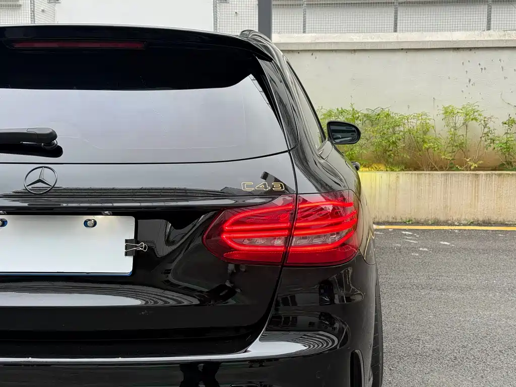 Mercedes-Benz C-Class AMG 2020 — фото 11