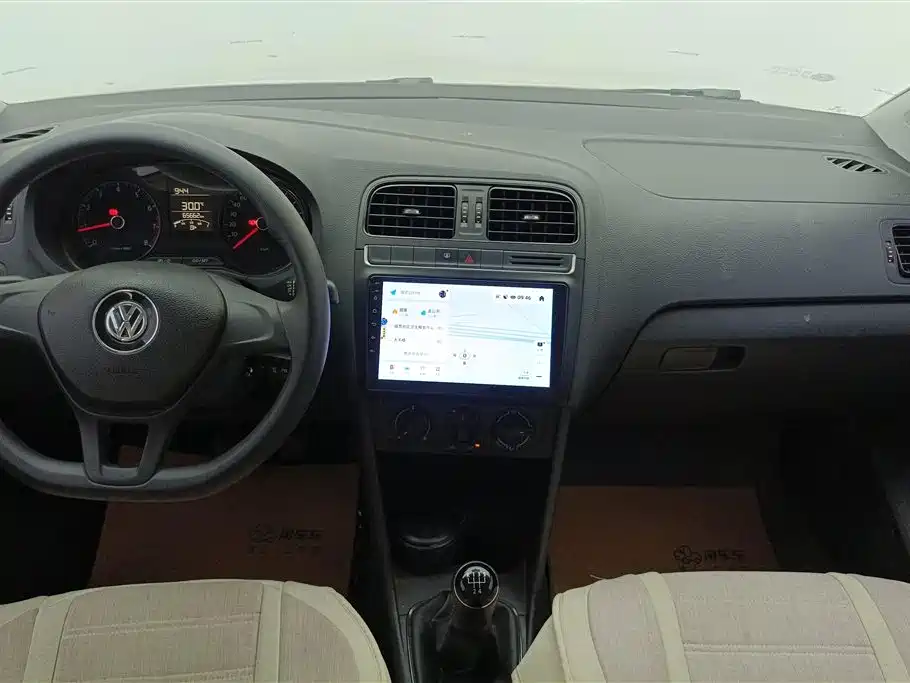 Volkswagen Polo 2014 — фото 12