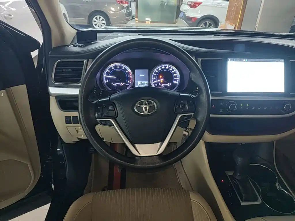 Toyota Highlander 2019 — фото 11