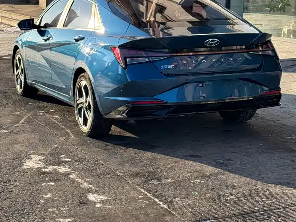 Hyundai Elantra 2022