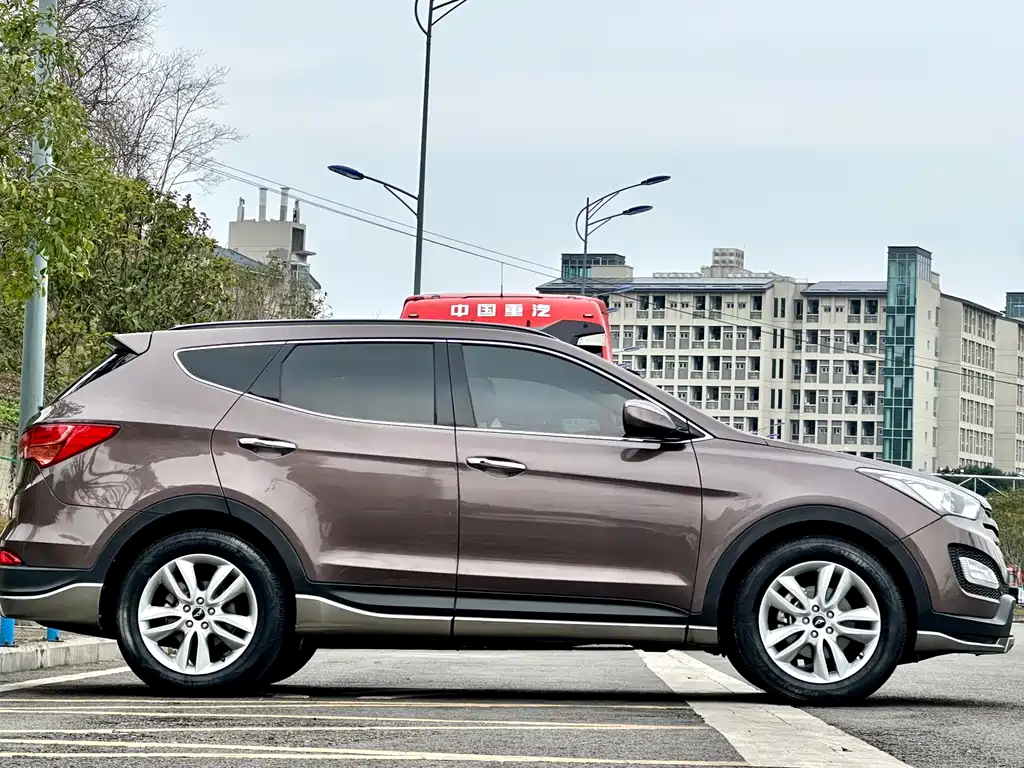 Hyundai Santa Fe 2014 — фото 10