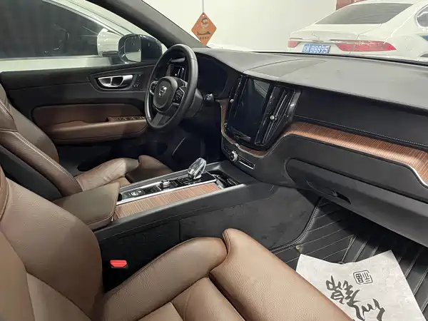 Volvo XC60 2024