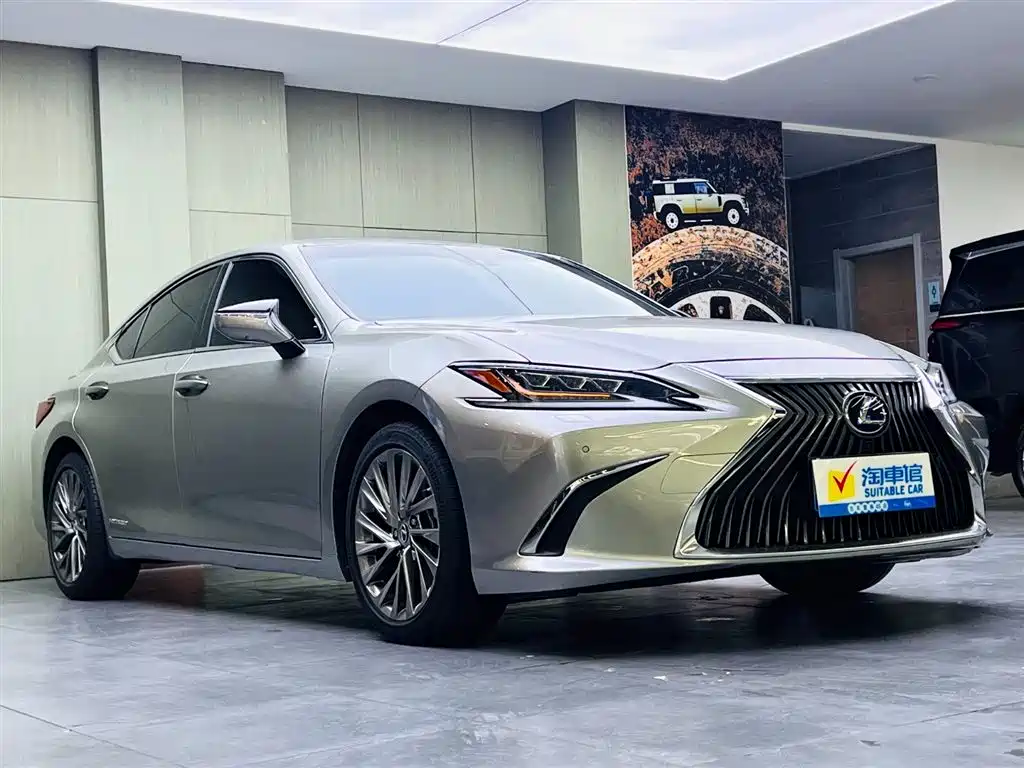 Lexus ES 2019 — фото 3