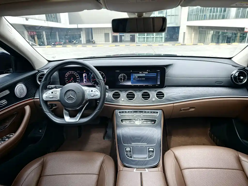 Mercedes-Benz E-Class 2019 — фото 20