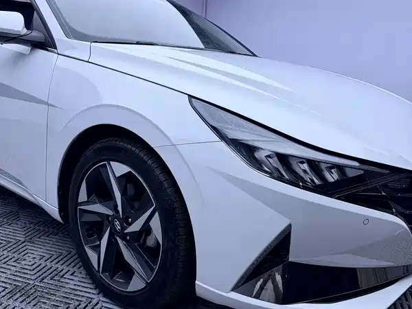 Hyundai Elantra 2022