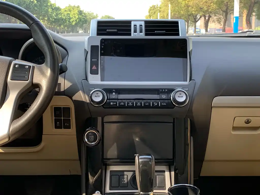 Toyota Prado 2016 — фото 18