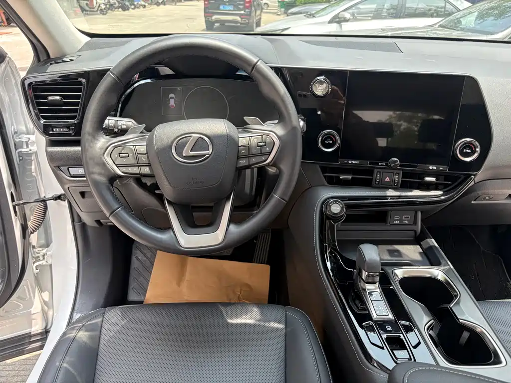 Lexus NX 2023 — фото 16