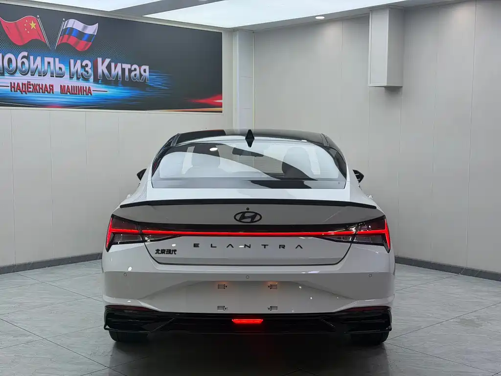 Hyundai Elantra 2022
