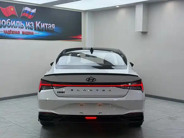Hyundai Elantra 2022
