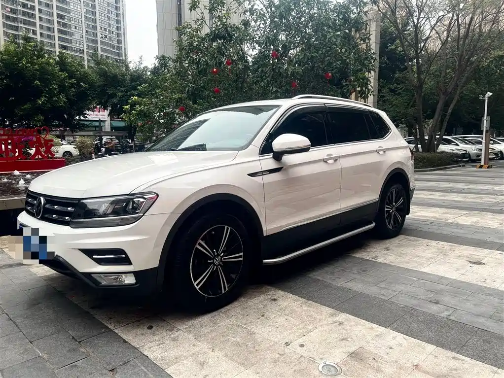 Volkswagen Tiguan L 2021 — фото 1
