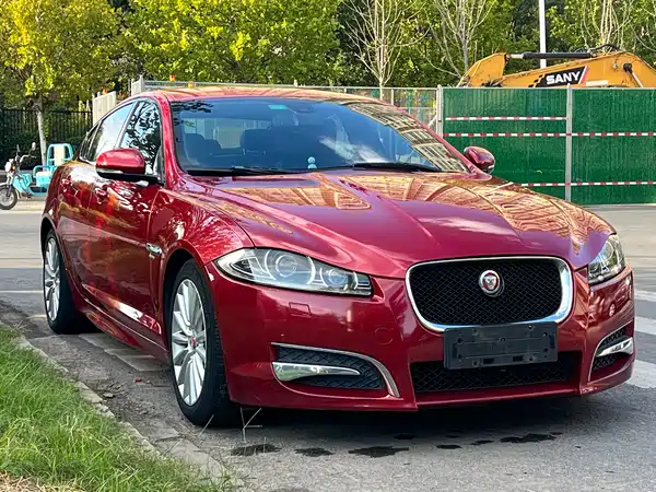 Jaguar XF 2015