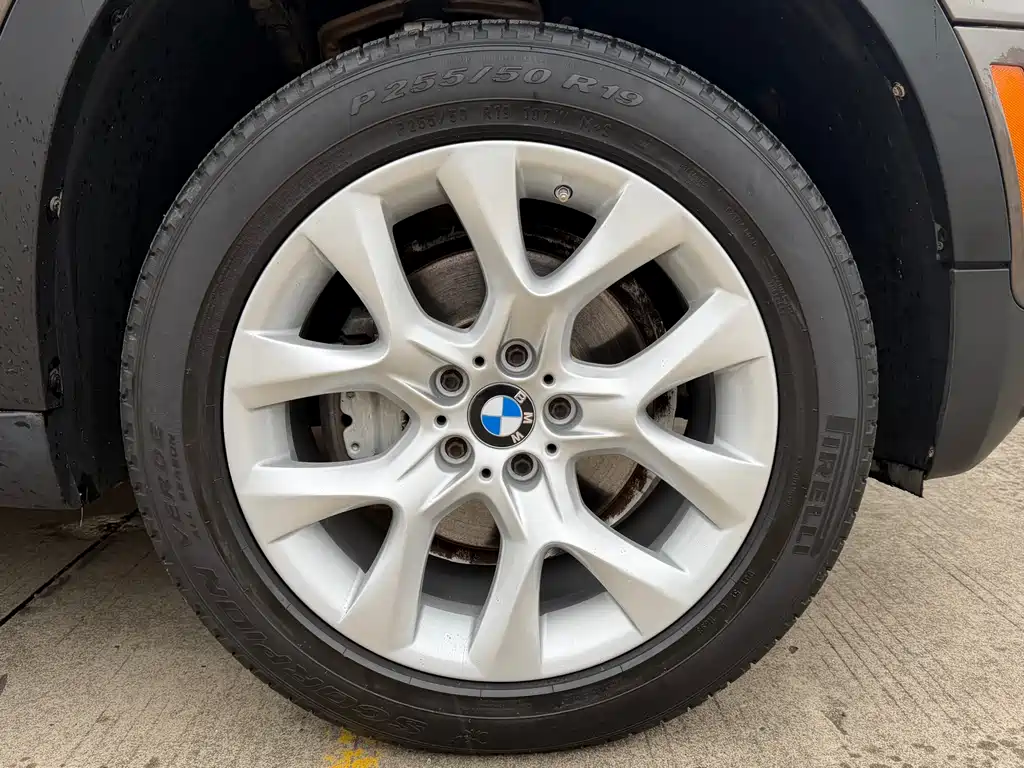 BMW X5 2012 — фото 9