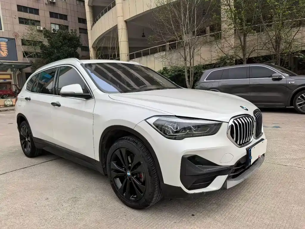 BMW X1 2021 — фото 3