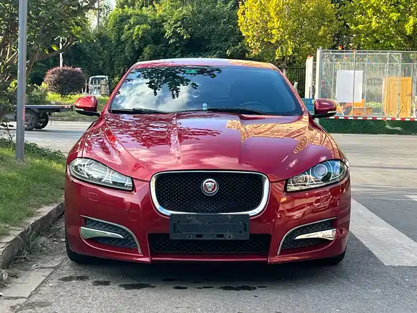 Jaguar XF 2015