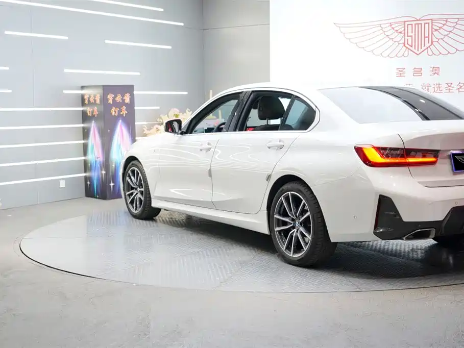 BMW 3 Series 2024
