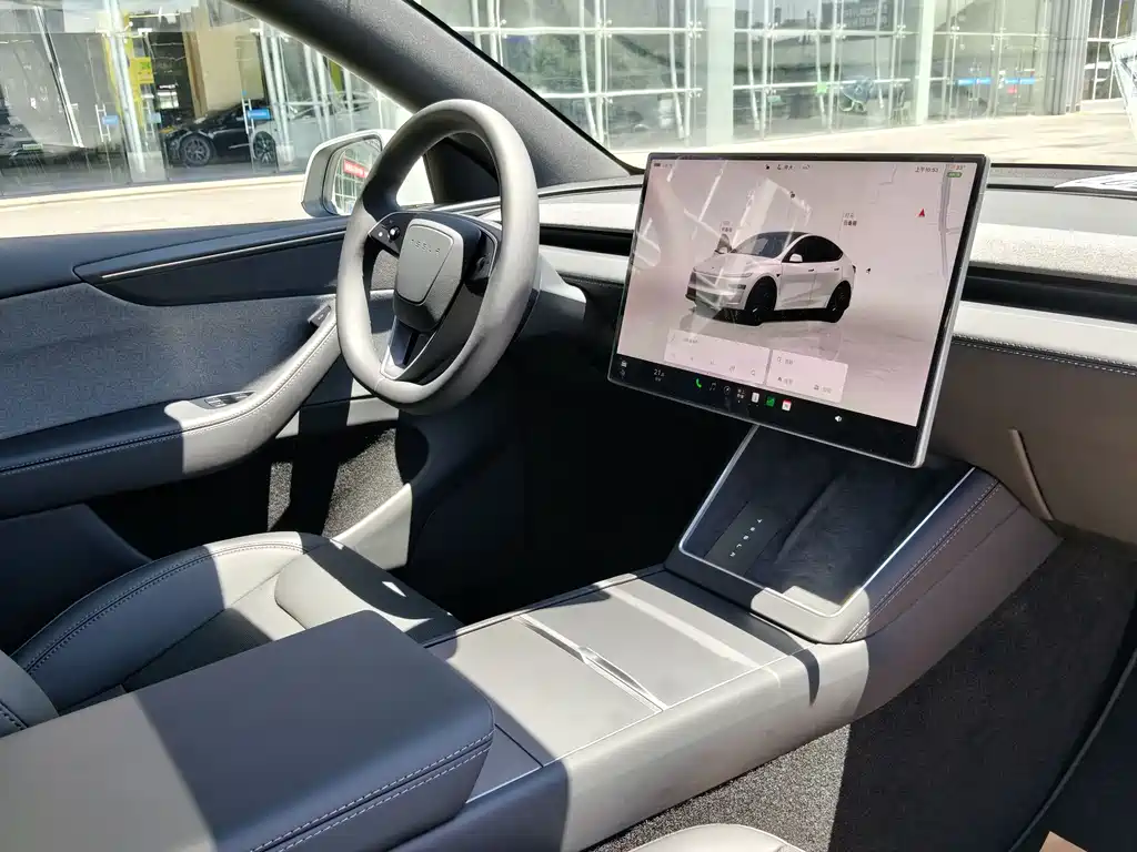 Tesla Model Y 2026 — фото 18