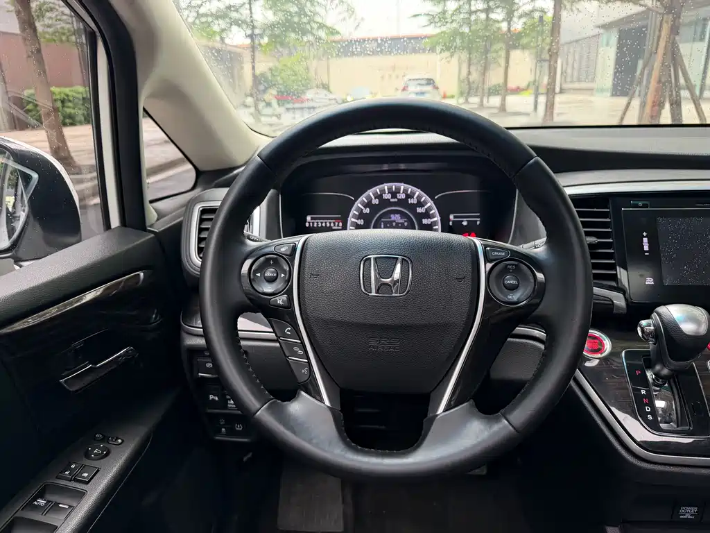 Honda Odyssey 2019 — фото 10