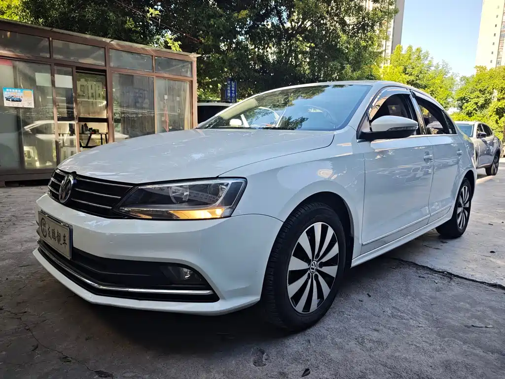 Volkswagen Sagitar 2017