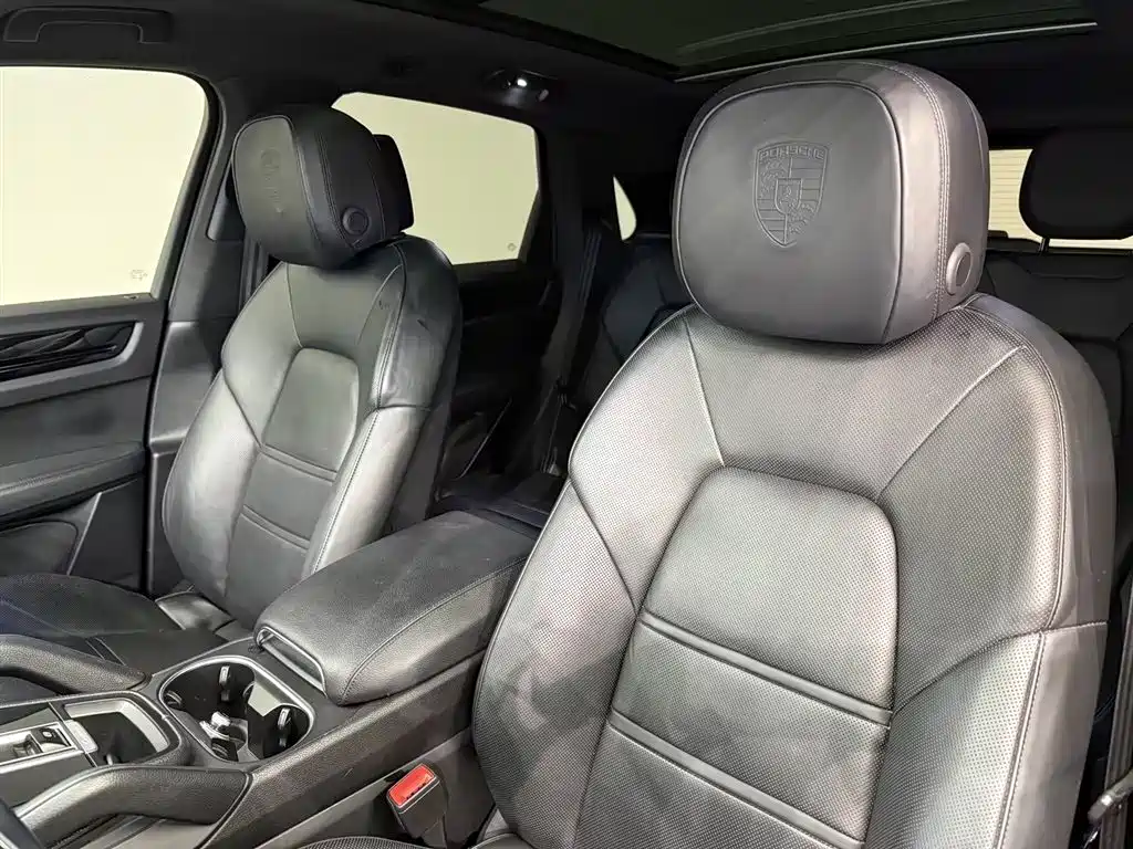 Porsche Cayenne 2019 — фото 15