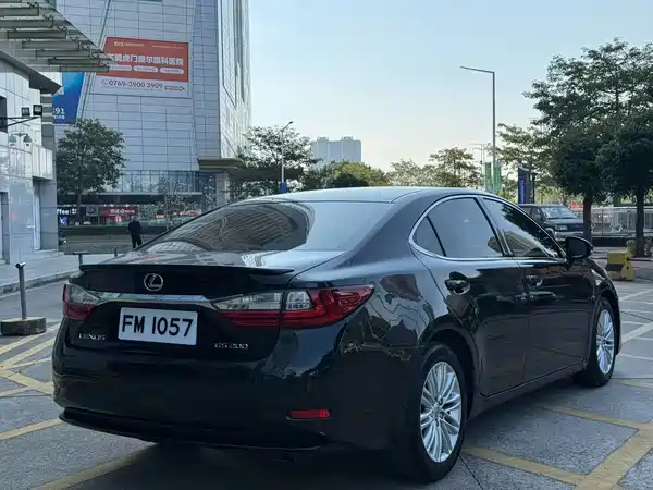Lexus ES 2015