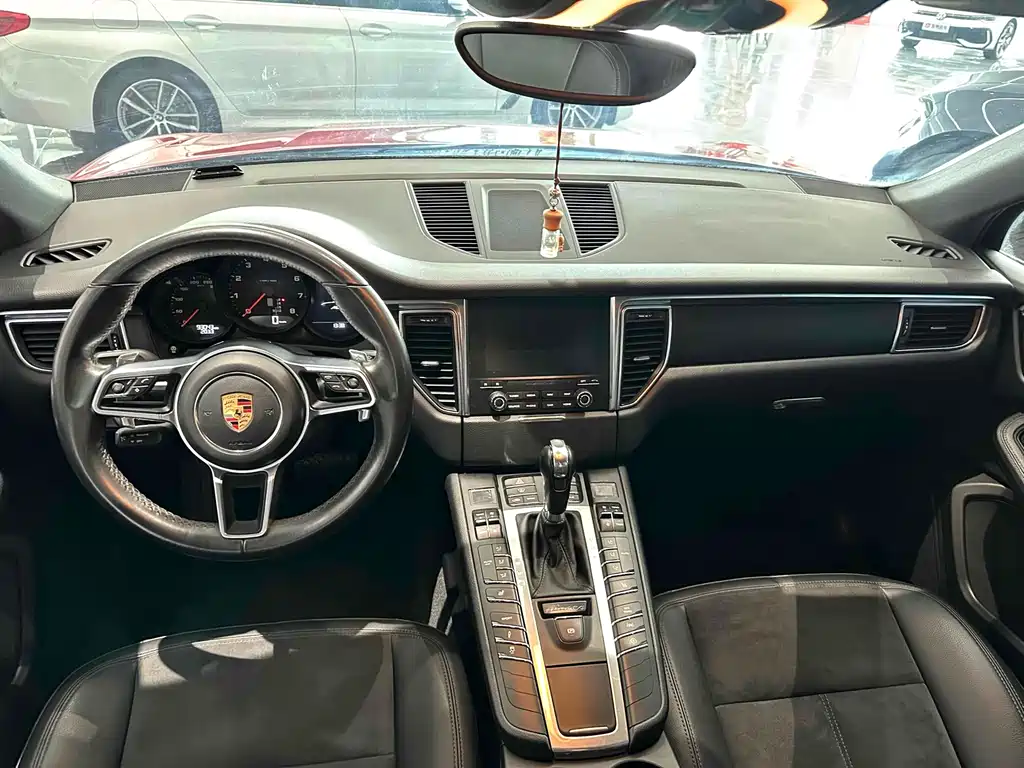 Porsche Macan 2018 — фото 7