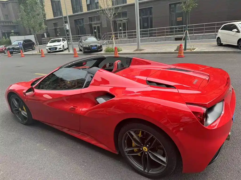 Ferrari 488 2018 — фото 7