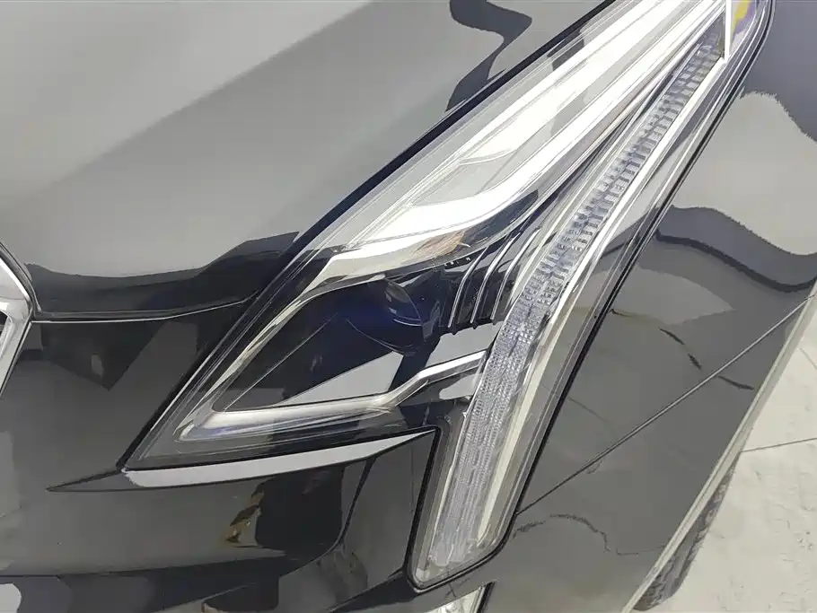 Cadillac XT5 2020 — фото 5