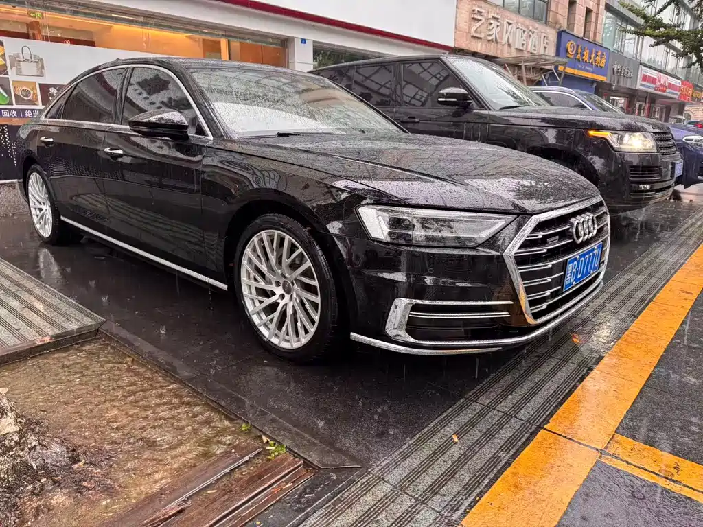 Audi A8 2021 — фото 2