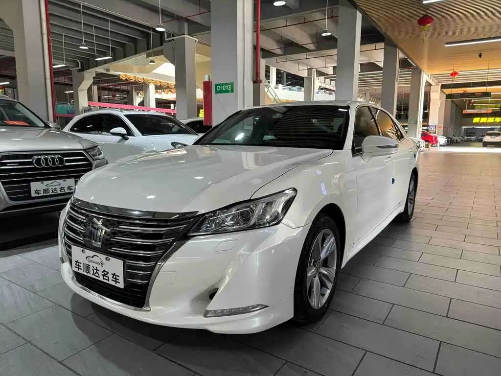 Toyota Crown 2016 — фото 1