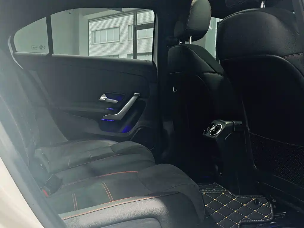 Mercedes-Benz A-Class 2024 — фото 17