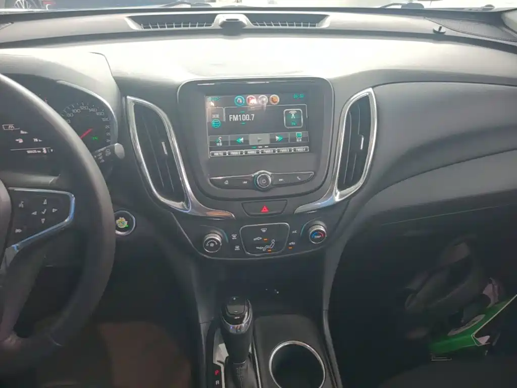Chevrolet Equinox 2018 — фото 13