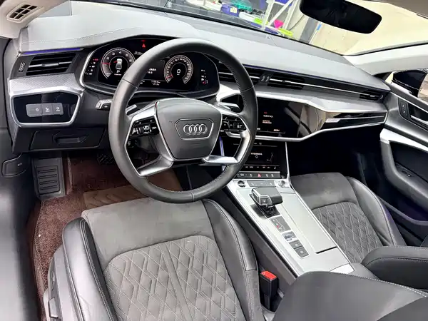 Audi A7L 2024
