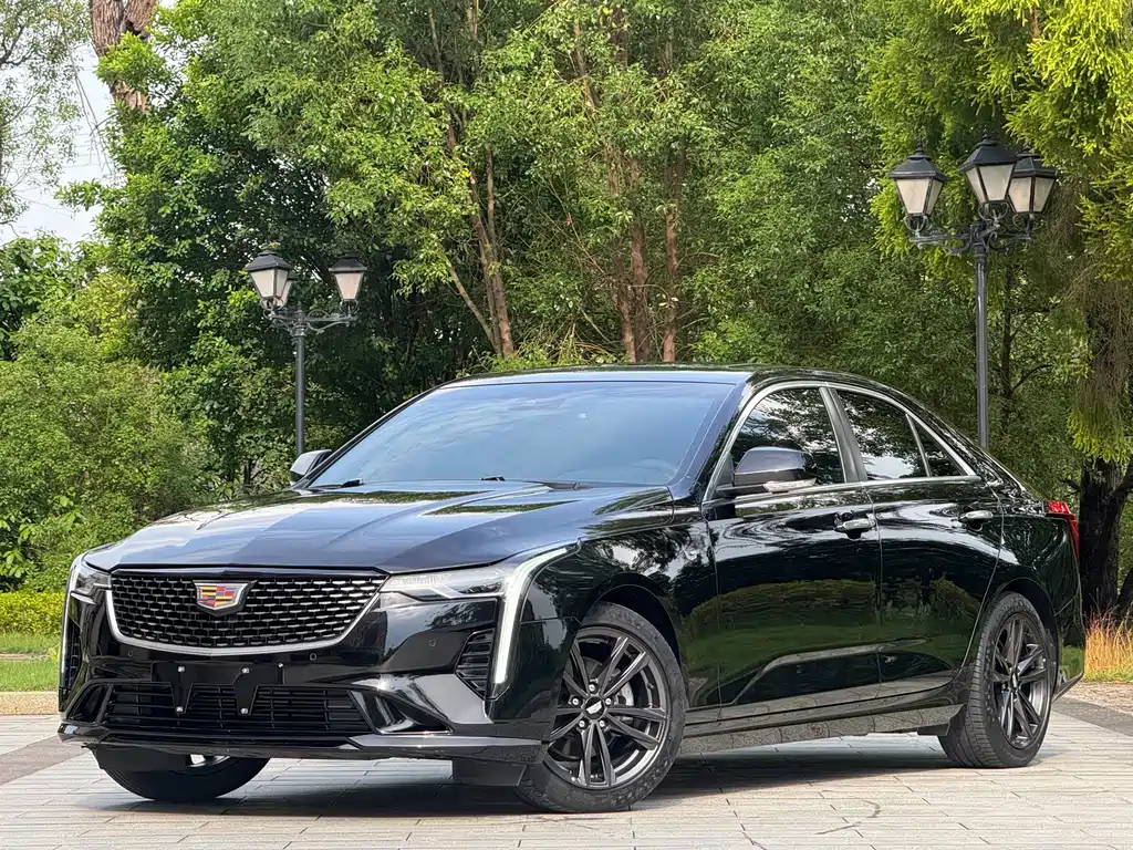 Cadillac CT4 2023 — фото 1