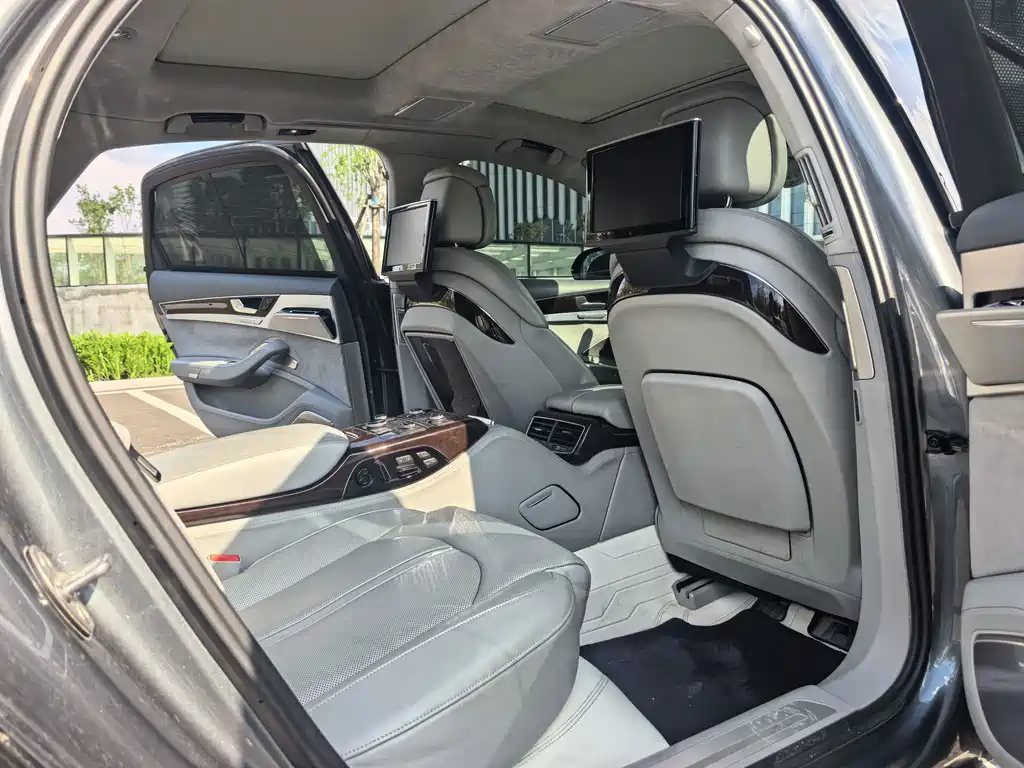 Audi A8 2016