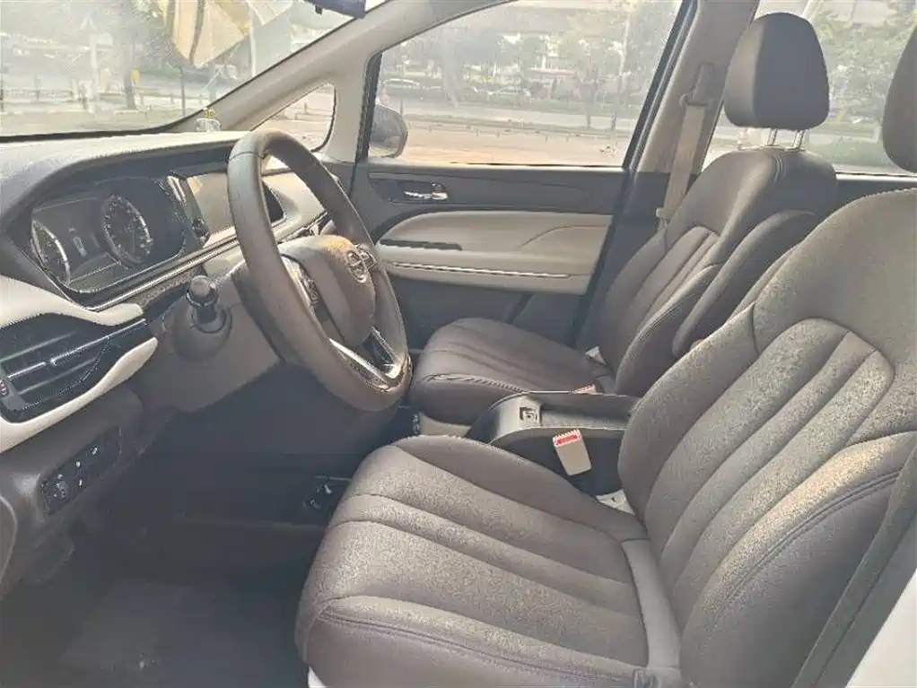 GAC Motor Trumpchi M6 2021 — фото 4