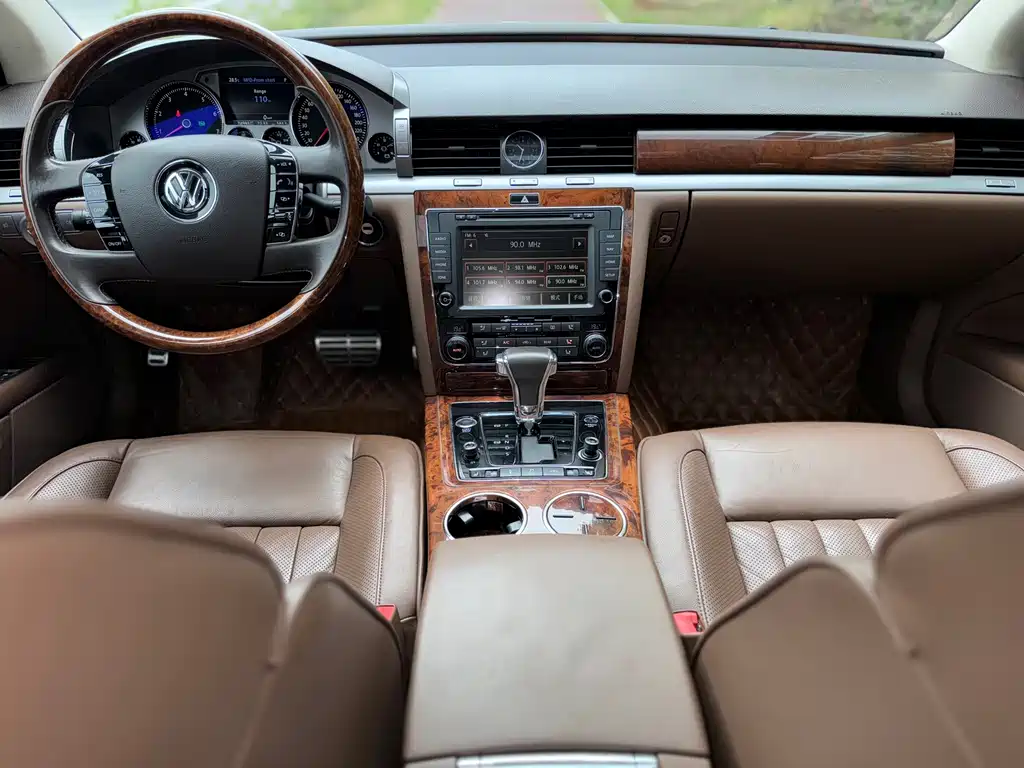 Volkswagen Phaeton 2015 — фото 8