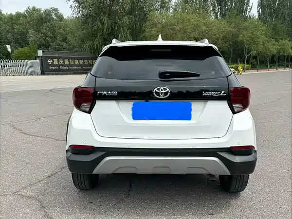 Toyota Yaris L 2022