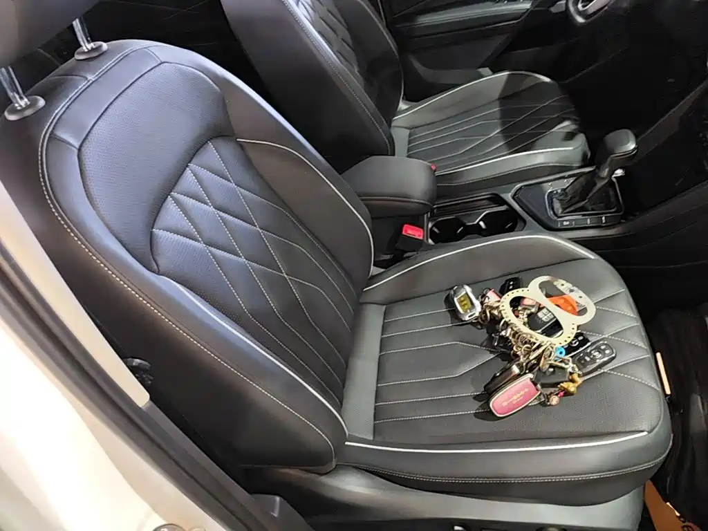 Volkswagen Tiguan L 2023 — фото 20