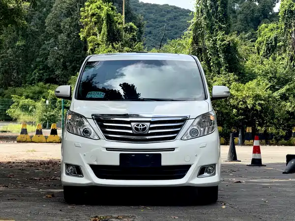 Toyota Alphard 2015