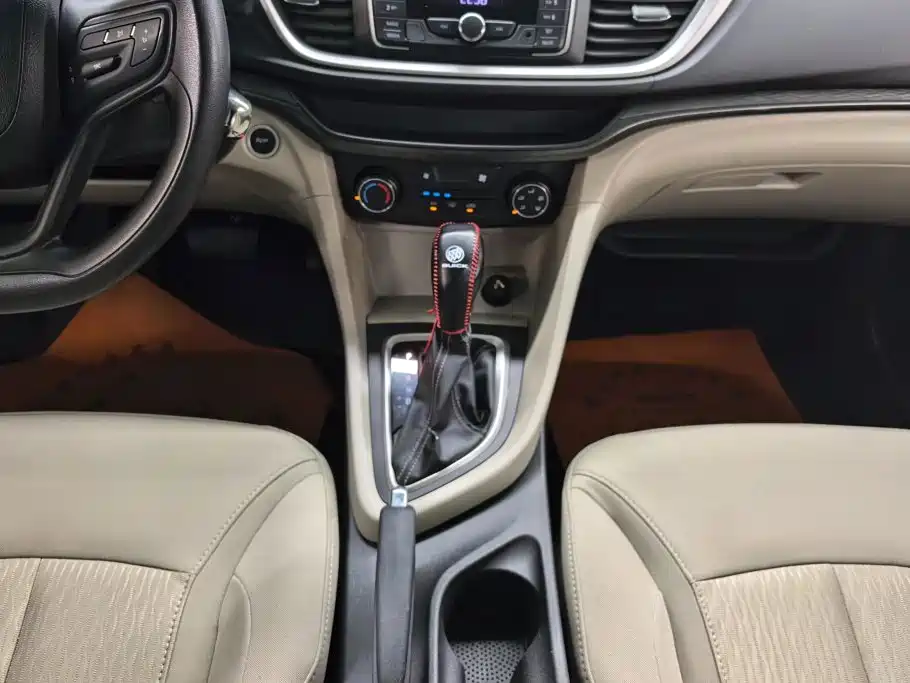 Buick Excelle 2015 — фото 16