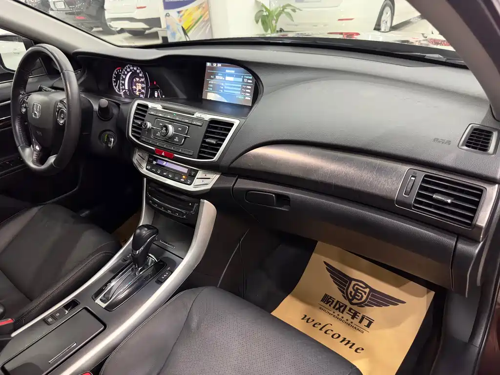 Honda Accord 2014 — фото 10