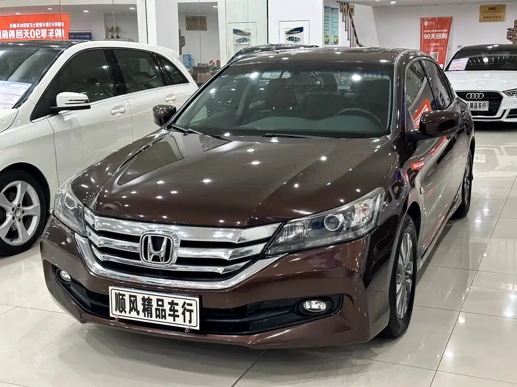 Honda Accord 2014 — фото 28