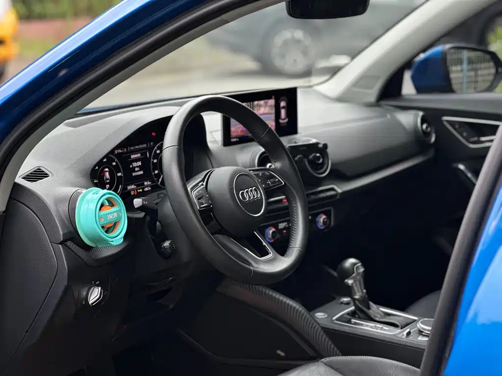 Audi Q2L E-Tron 2020