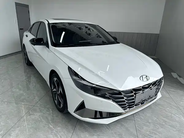 Hyundai Elantra 2023