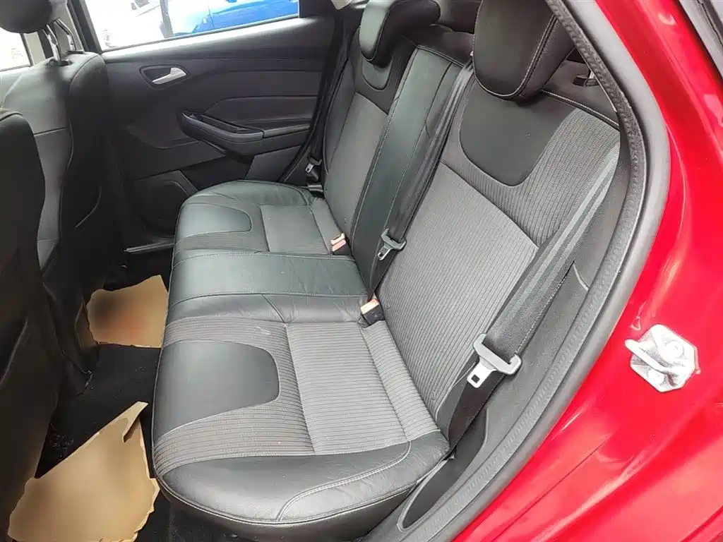 Ford Focus 2015 — фото 17