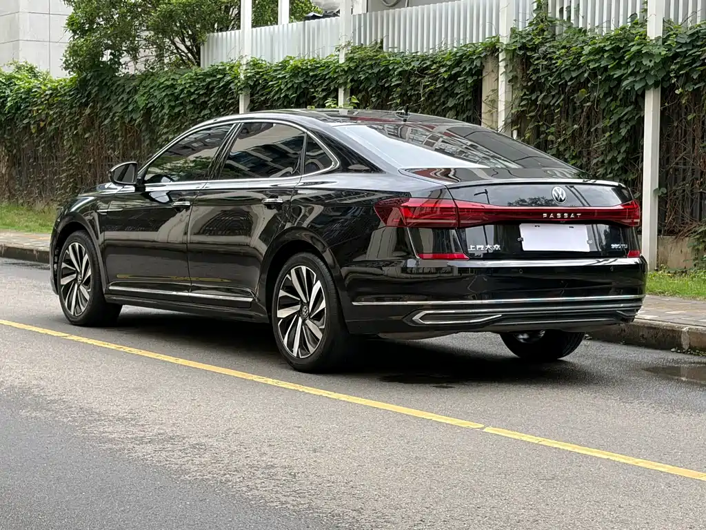 Volkswagen Passat 2024 — фото 7
