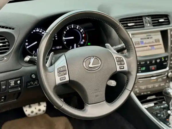 Lexus IS 2011